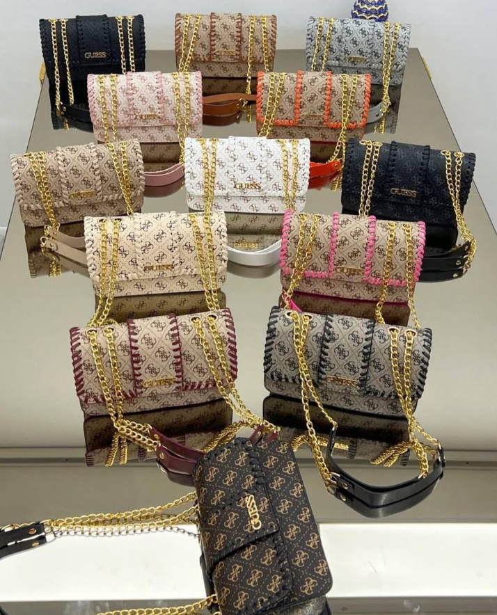 Zarif Zincirli Desenli Kadın Çanta