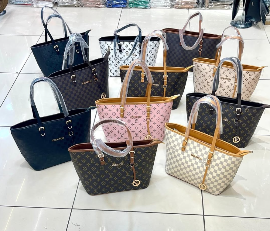 Armalı Desenli Şık Kadın Çanta